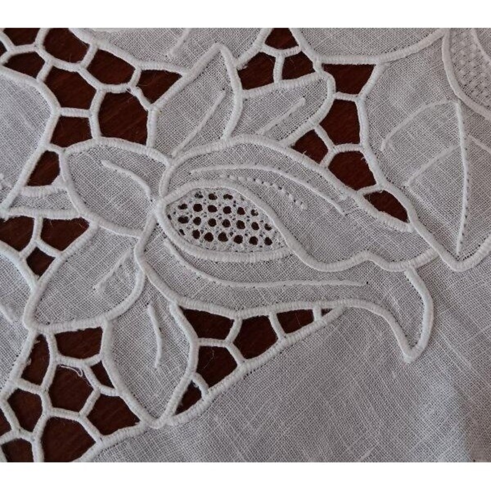 Vintage Linen Tablecloth & 12 Napkins Needle Lace White Oval Banquet Set Unused